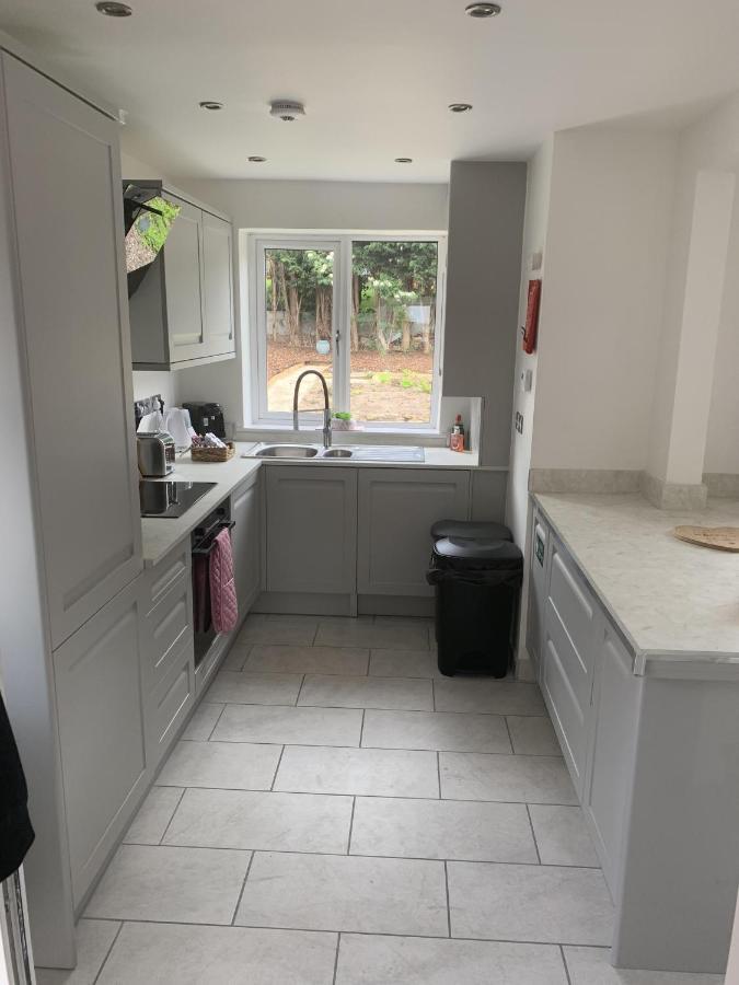 Crowthorne House, Beautiful 3 Bedroom Home For Upto 8 Guests, With Sofa Bed Cul-De-Sac With Private Driveway Nottingham Zewnętrze zdjęcie