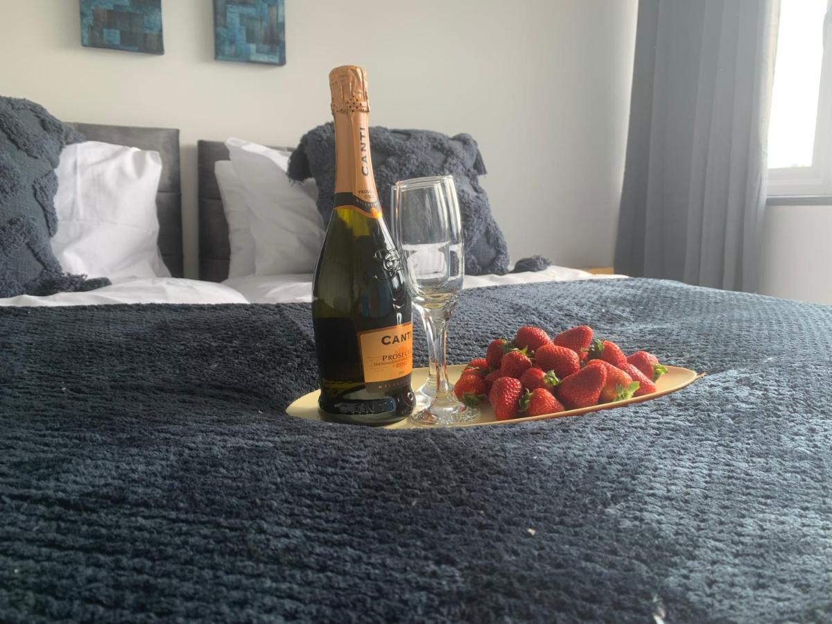 Crowthorne House, Beautiful 3 Bedroom Home For Upto 8 Guests, With Sofa Bed Cul-De-Sac With Private Driveway Nottingham Zewnętrze zdjęcie