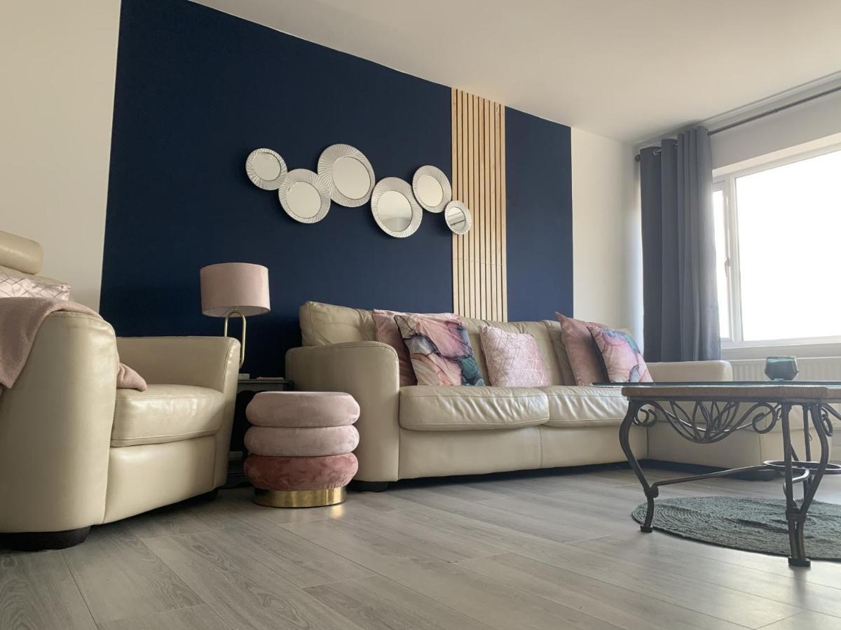 Crowthorne House, Beautiful 3 Bedroom Home For Upto 8 Guests, With Sofa Bed Cul-De-Sac With Private Driveway Nottingham Zewnętrze zdjęcie