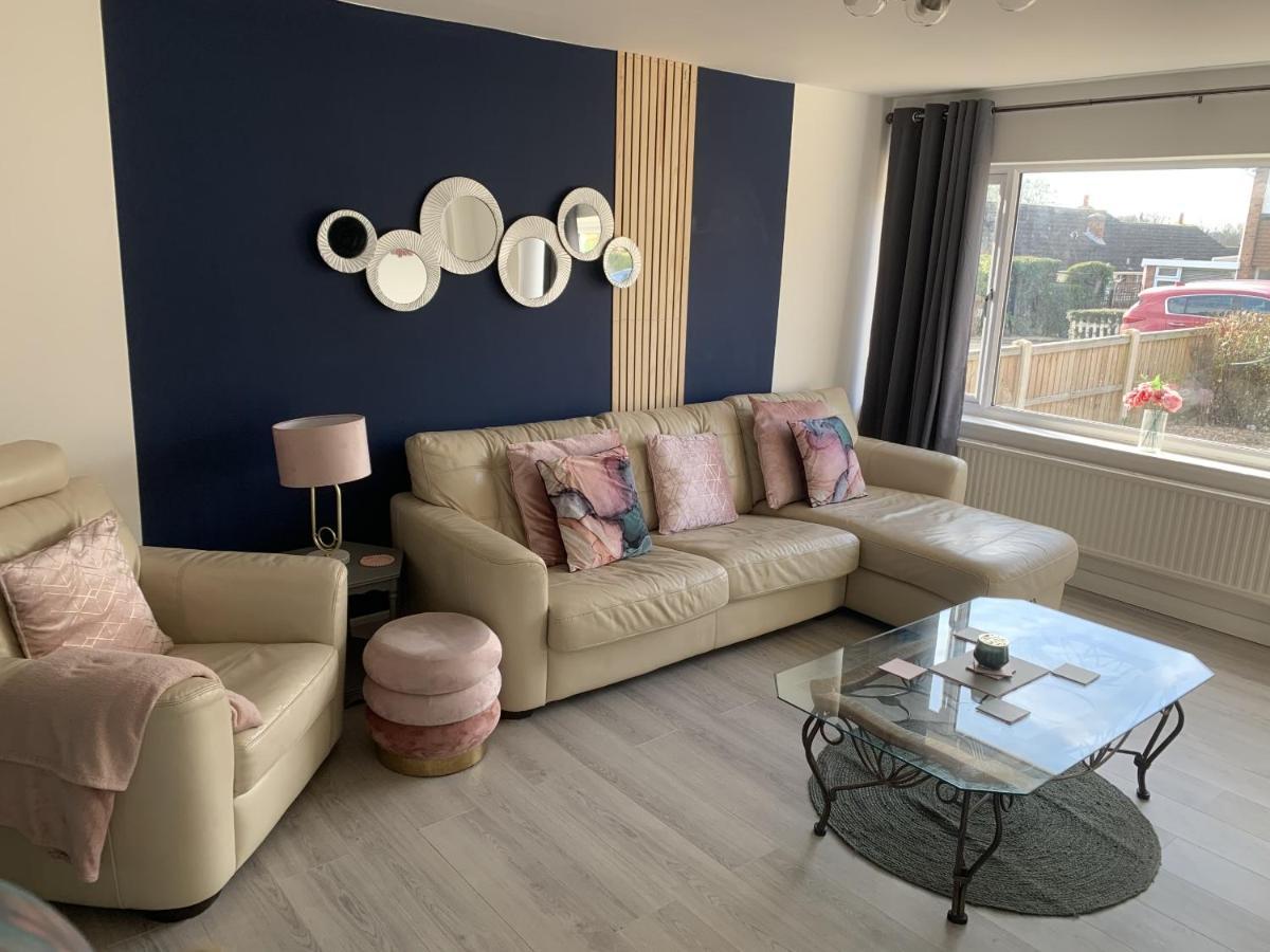 Crowthorne House, Beautiful 3 Bedroom Home For Upto 8 Guests, With Sofa Bed Cul-De-Sac With Private Driveway Nottingham Zewnętrze zdjęcie